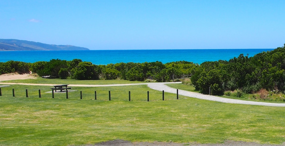 Apollo Bay Waterfront Motor Inn 74/80