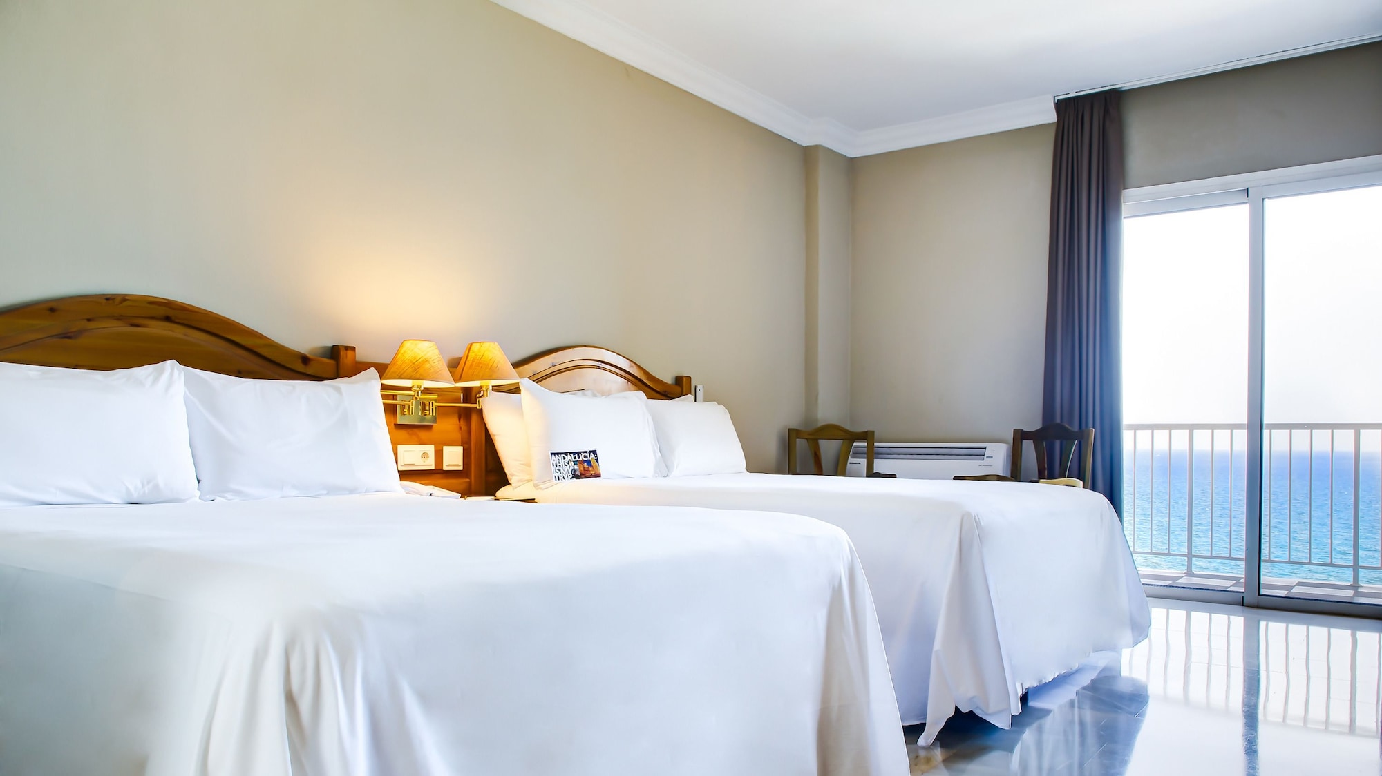 Sol, 2 Queen Beds, Sea Front