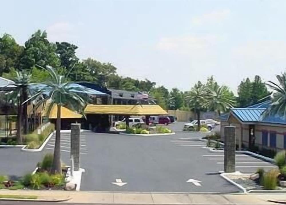 Wildwood Inn Tropical Dome & Theme Suites 60/74