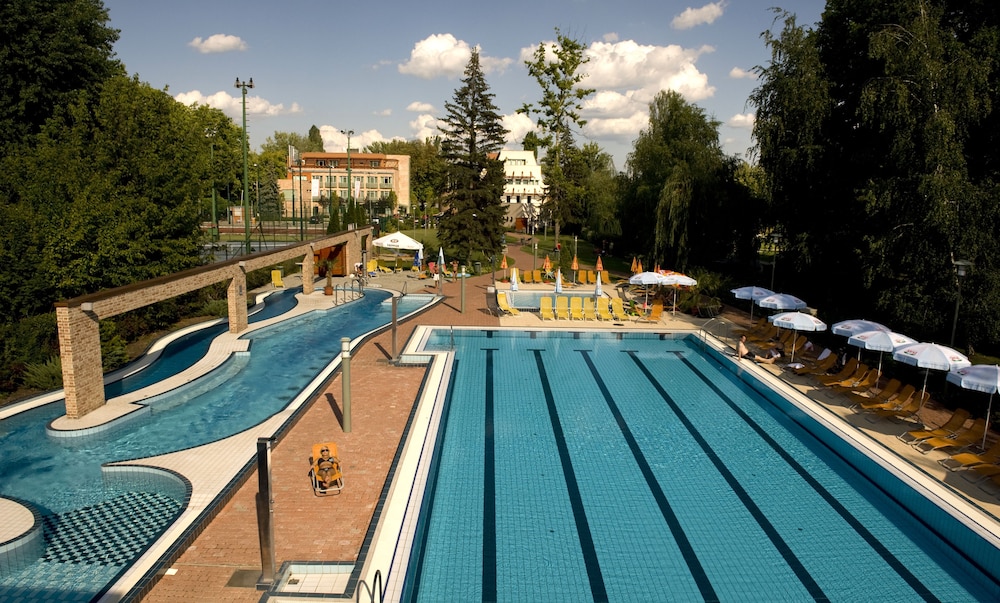 Holiday Beach Budapest Wellness 3/72