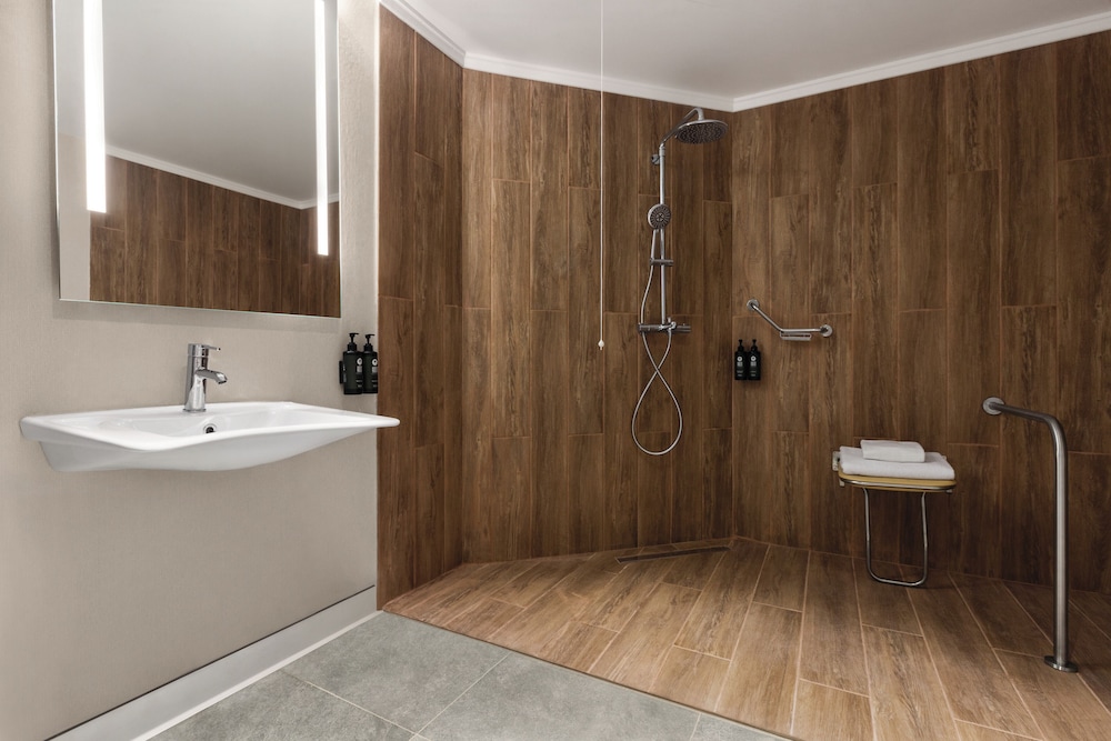 Ramada Encore by Wyndham Istanbul Arnavutkoy 62/64
