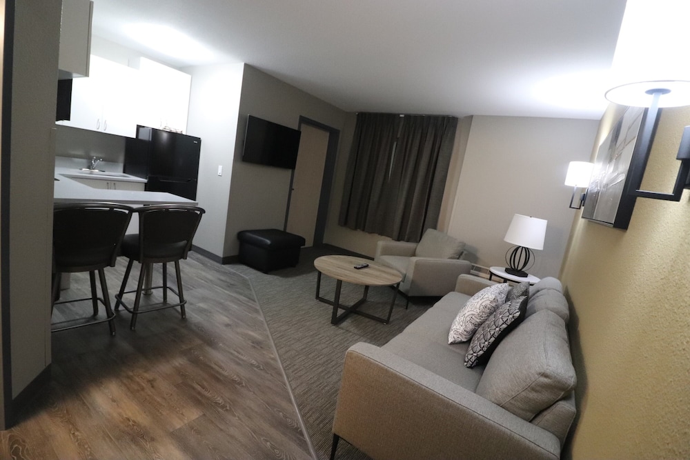 Days Inn by Wyndham Stony Plain 30/44