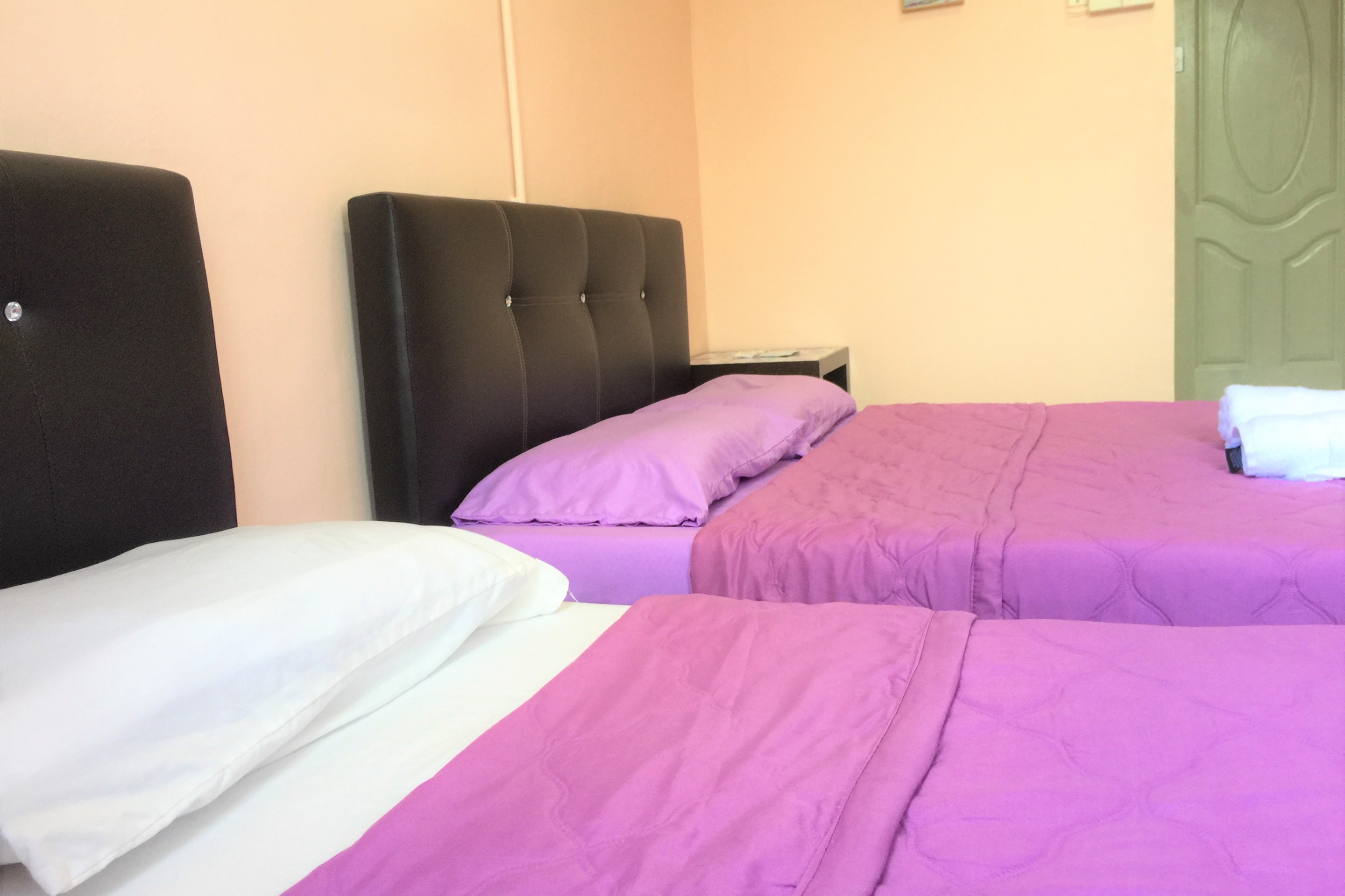 OYO 89982 Familia Motel 12/26