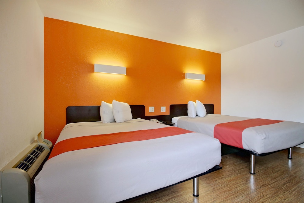 Signature Inn Miami 25/60