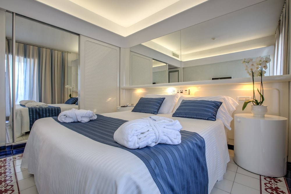 Atlantic Hotel Riccione 31/75