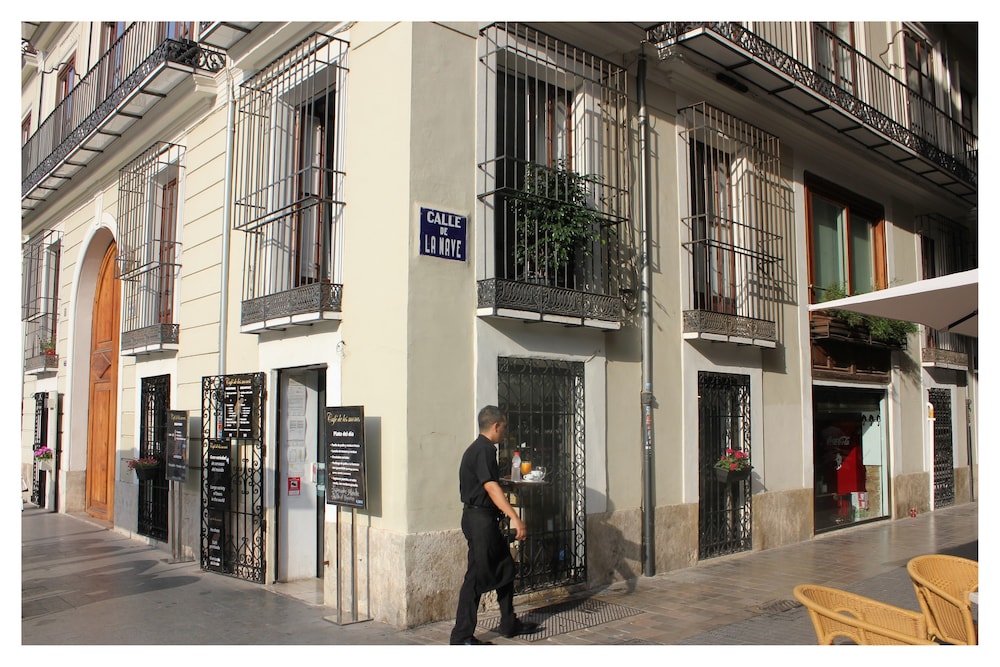 B And B Hi Valencia Boutique 2/67