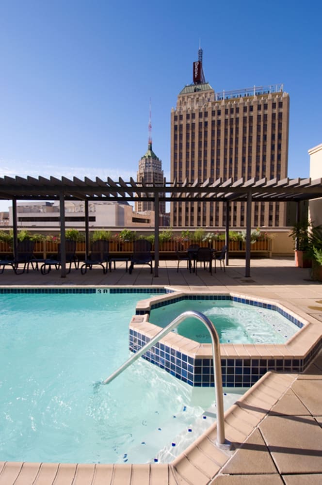 Drury Inn and Suites San Antonio Riverwalk 26/49