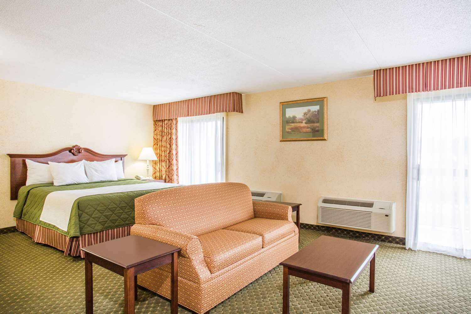 Days Inn & Suites by Wyndham Sutton Flatwoods 4/10
