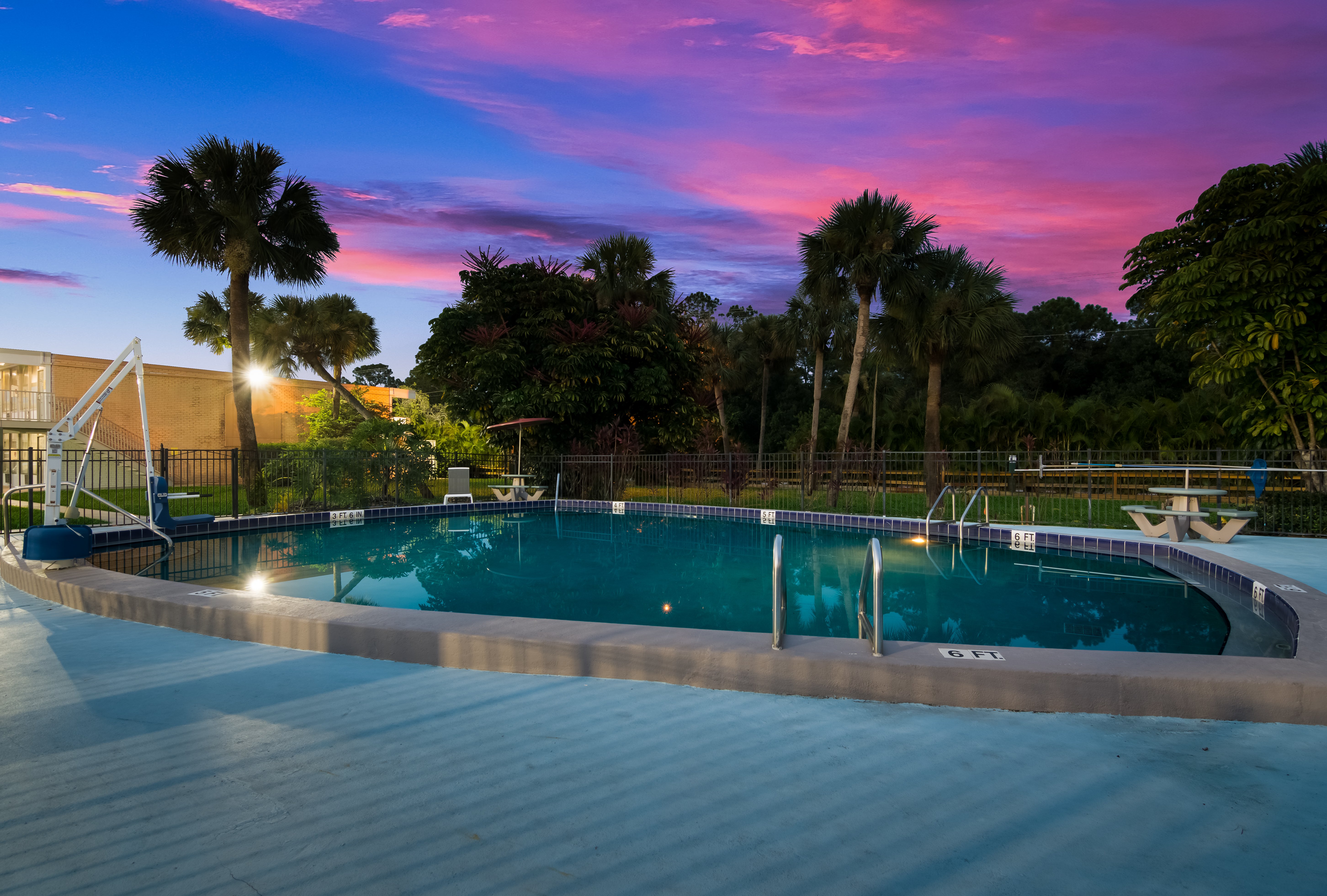 Studio 6 Vero Beach, FL 25/34