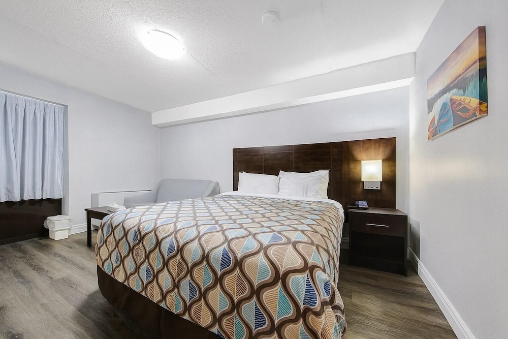 Deluxe Inn 20/70