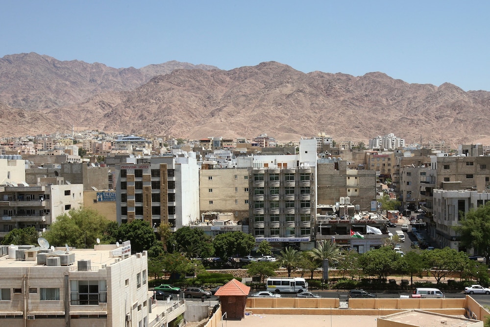 MINA HOTEL 35/65