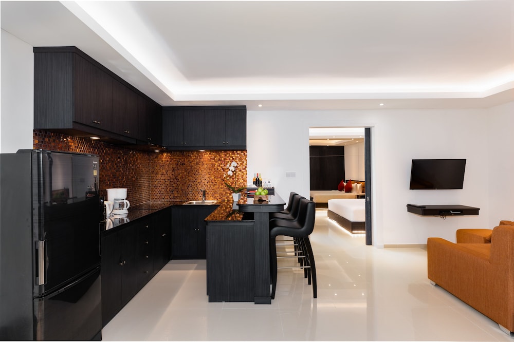 DOWNTOWN VILLAS 28/46