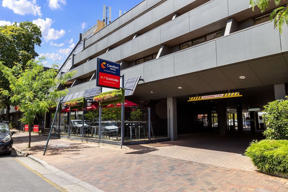 Mantra Meridien Adelaide 46/53