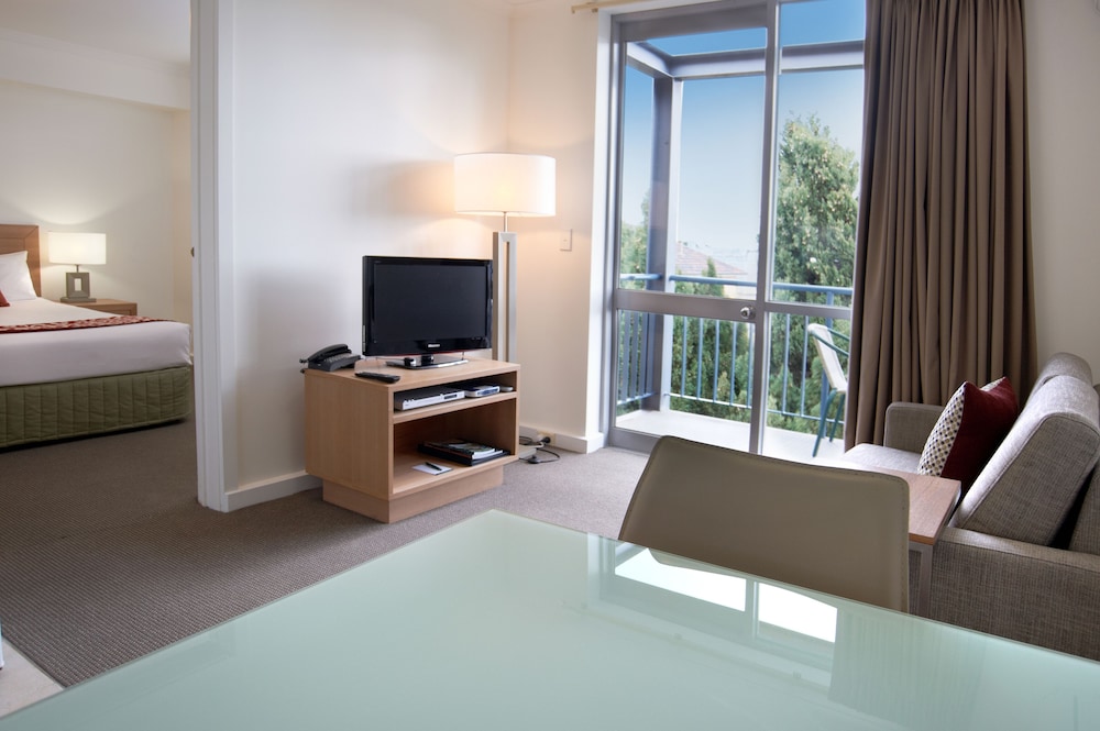 QUEST ST KILDA BAYSIDE 31/41