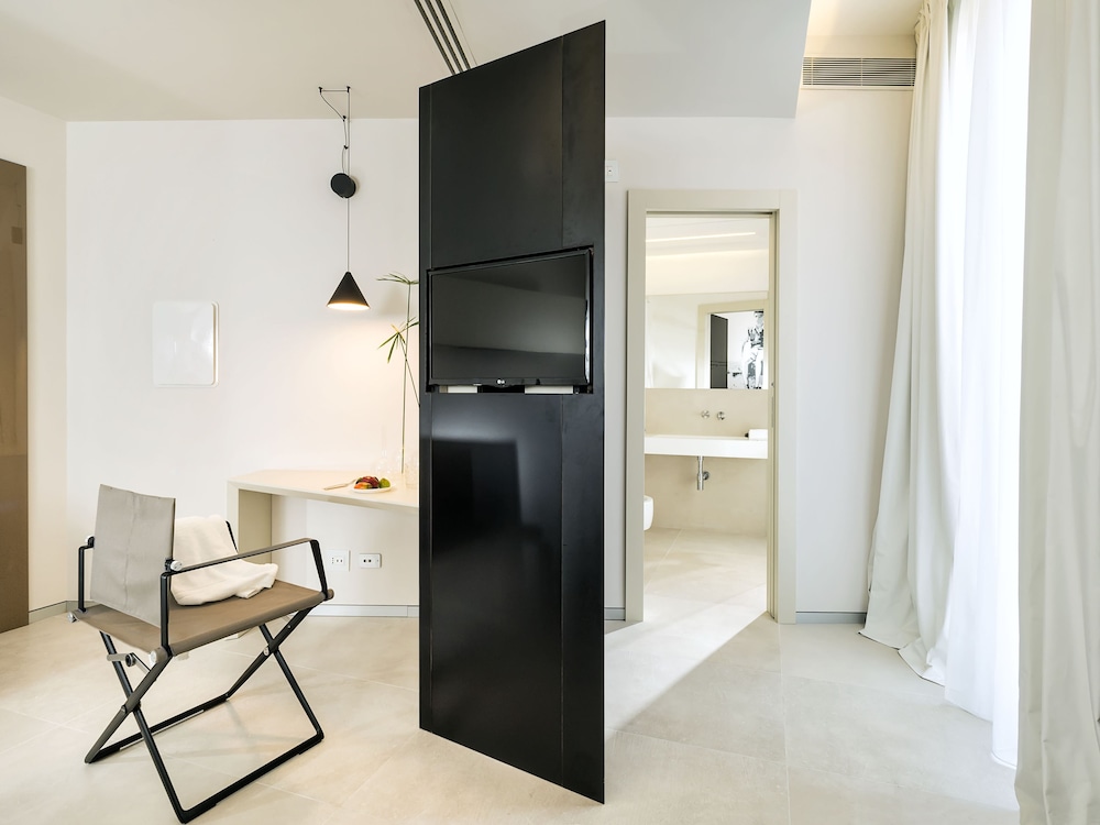 DUOMO SUITES & SPA 45/50