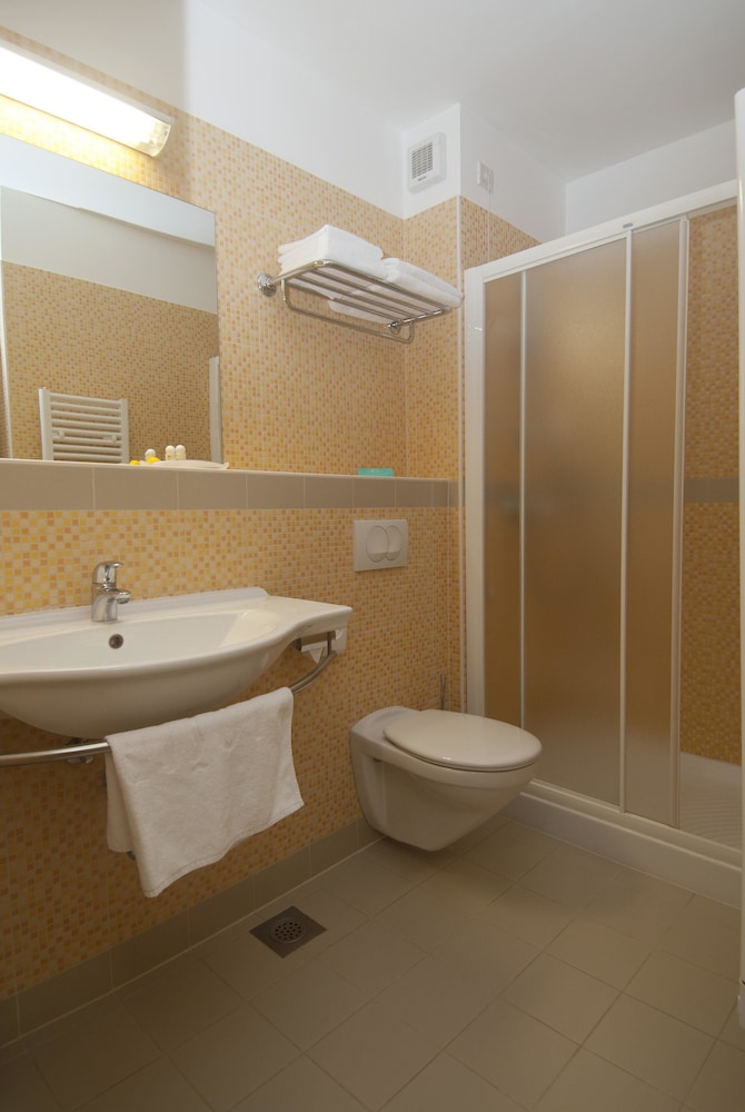 Room at Hotel Aurora, LOSINJ