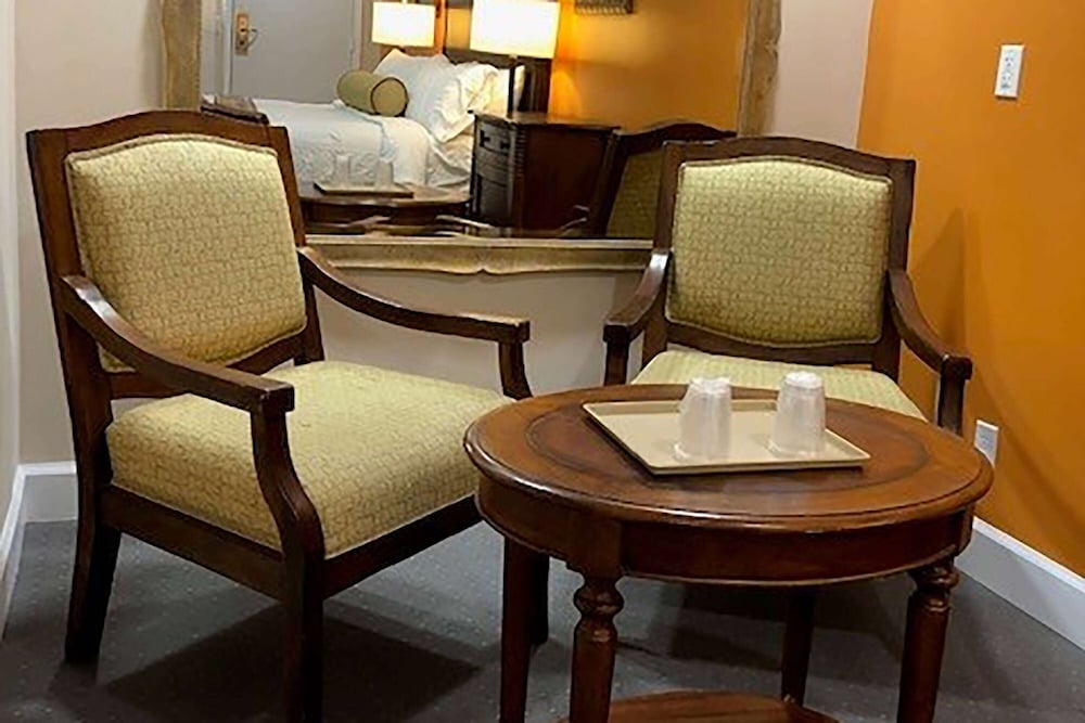 Howard Johnson by Wyndham Ridgecrest, CA 42/63