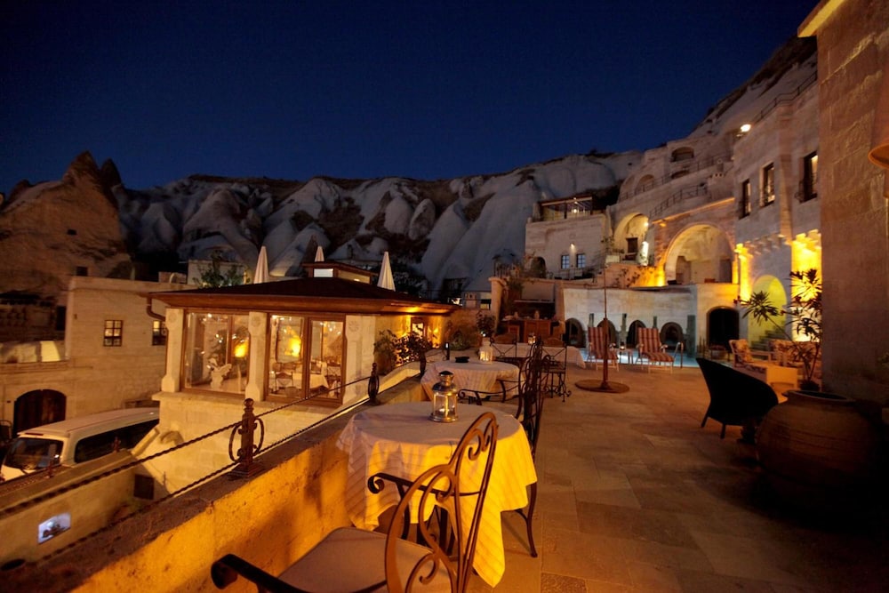 Miras Hotel 43/49