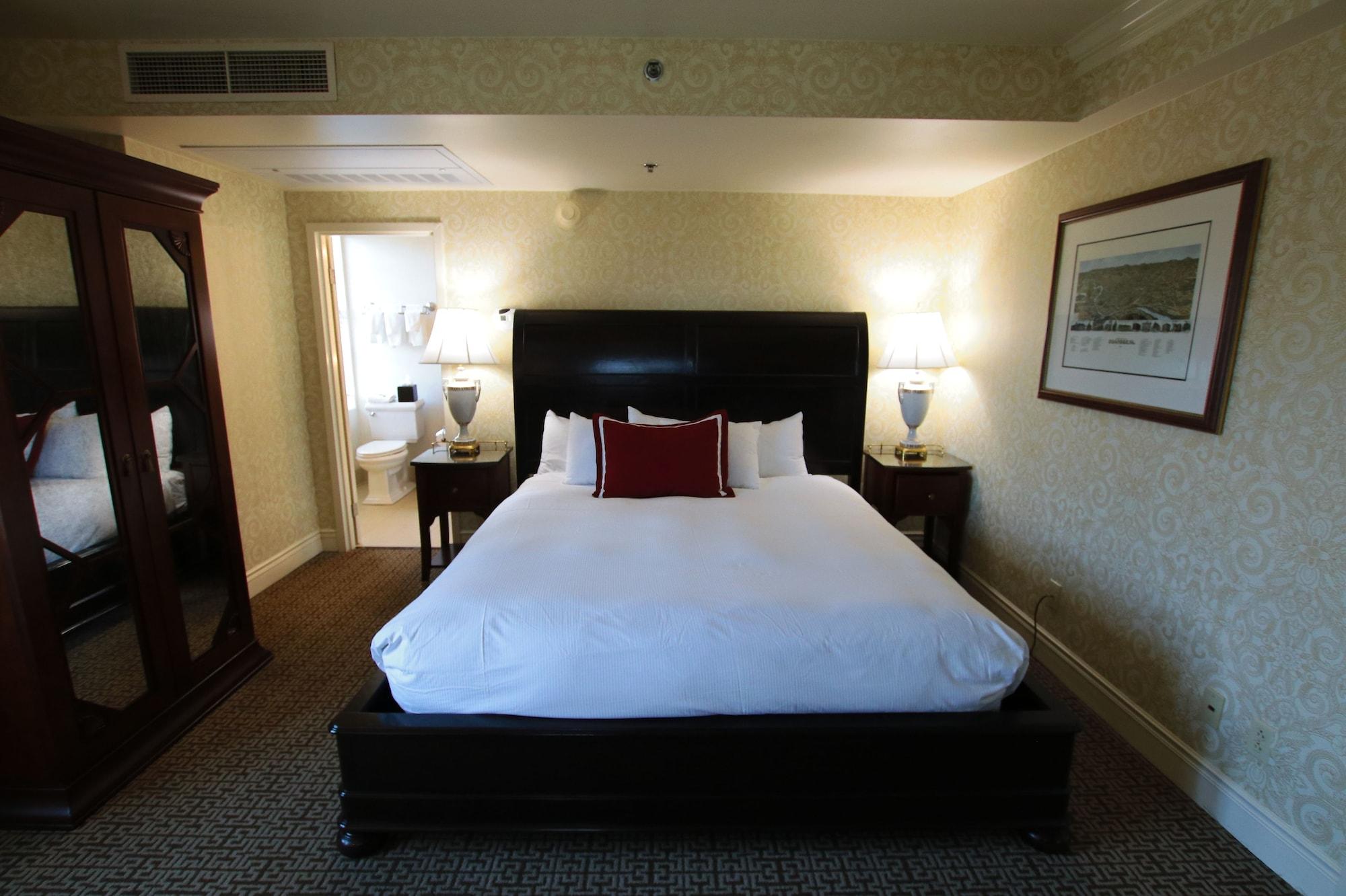 1 Bedroom, Commonwealth, Suite