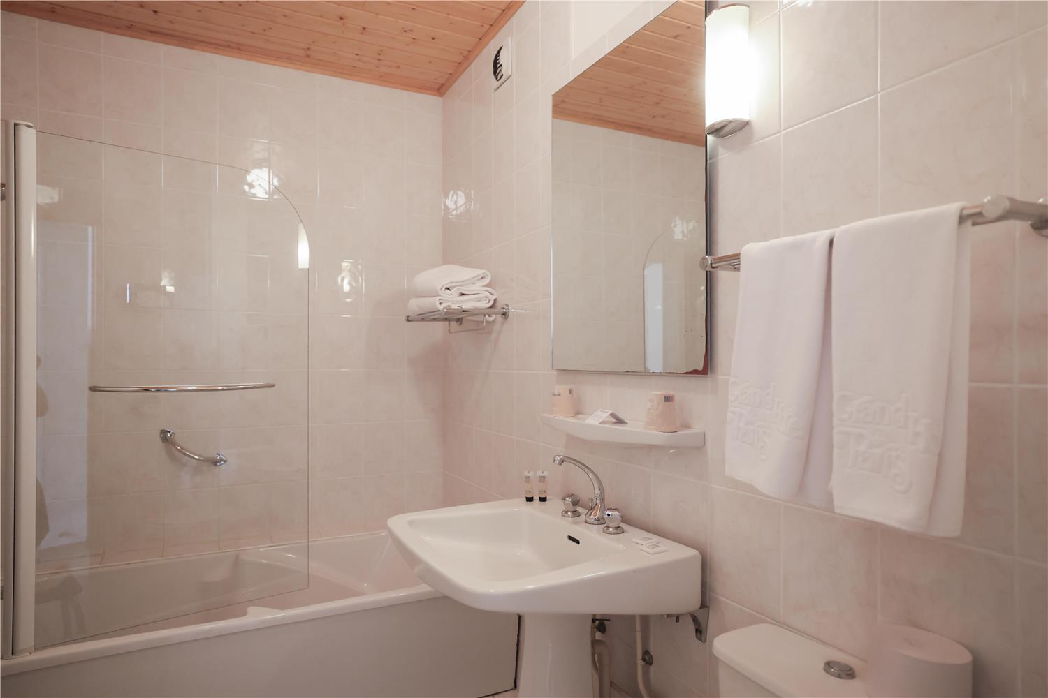 جناح جونيور كبير بسرير كوين وسريرين منفصلين، Best Western Grand Hotel De Paris 4/5