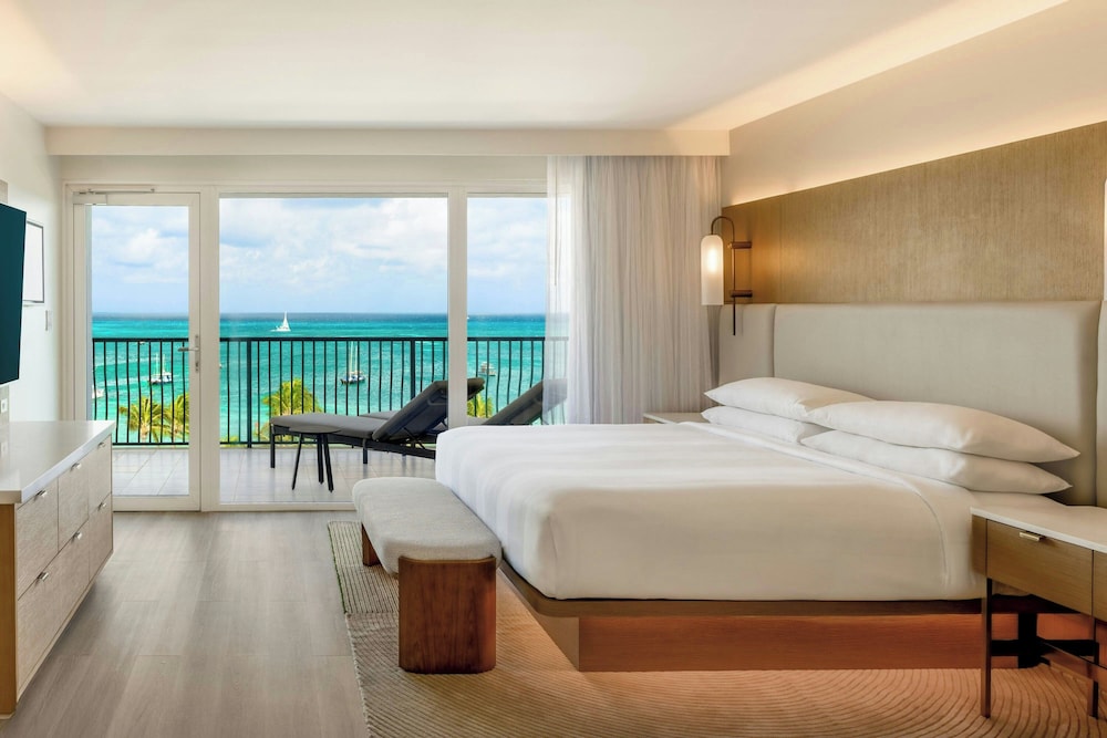 Club, Suite, King Bed