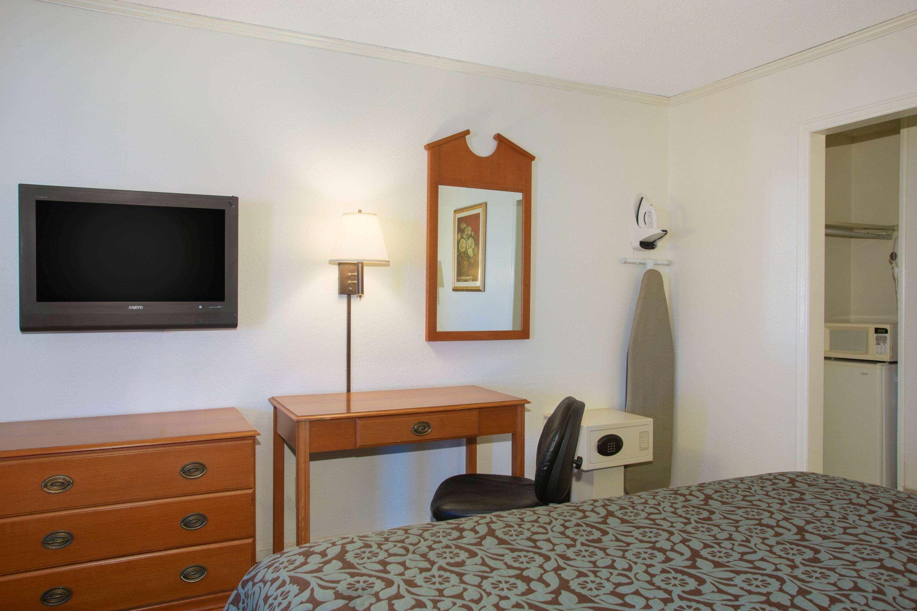 Economy Hotel Wichita- Florence St 31/48