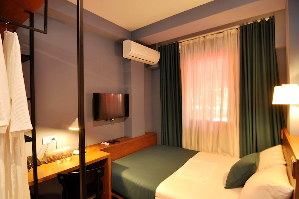 Elle Boutique Hotel 24/69