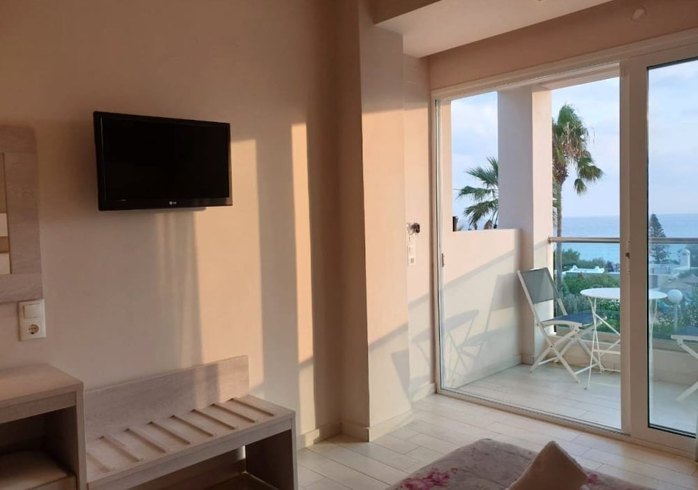 Saradari Beach Hotel 37/50