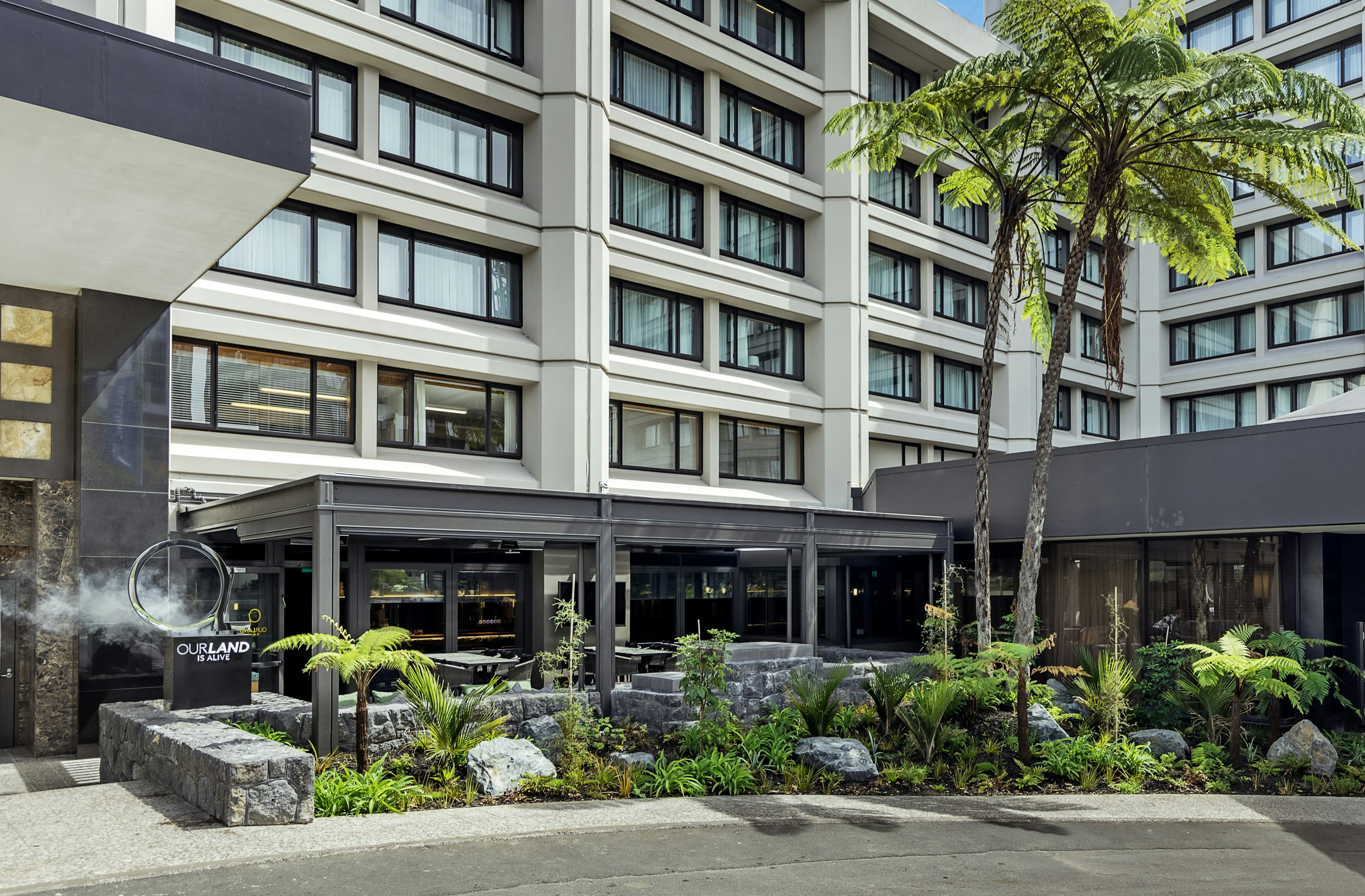 Cordis Auckland 4/50