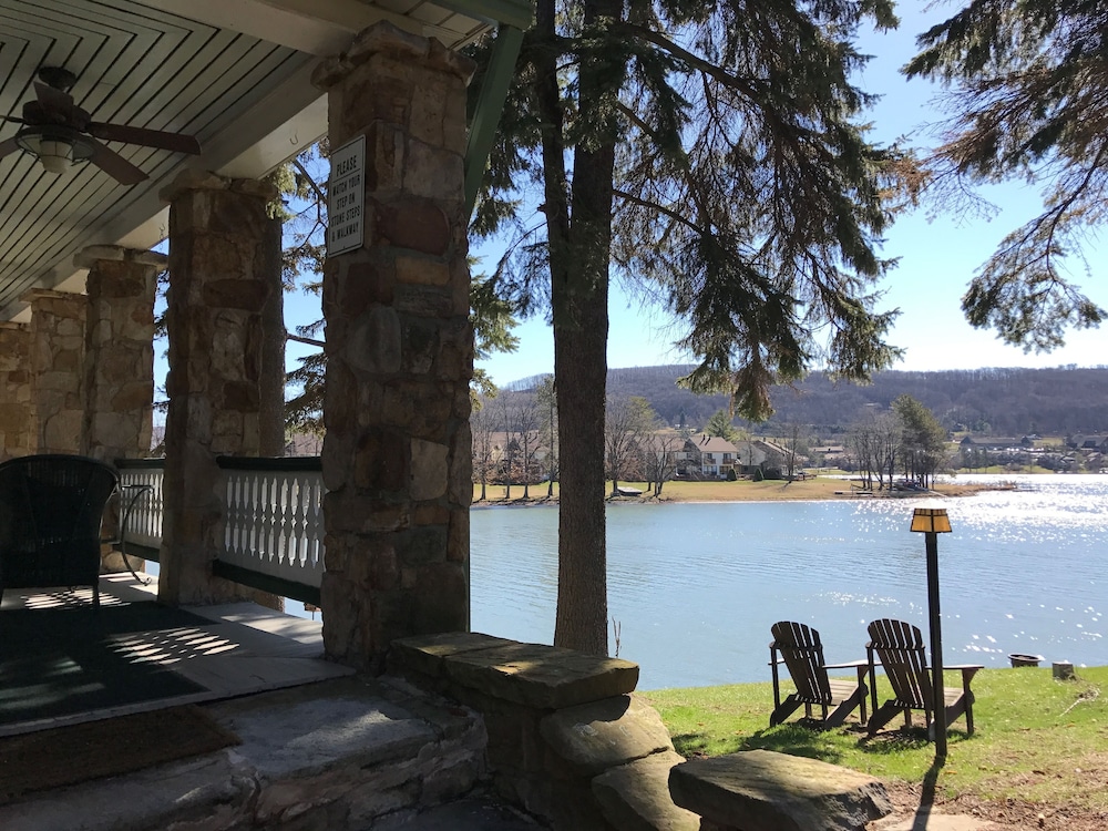 Lake Pointe Inn 23/50