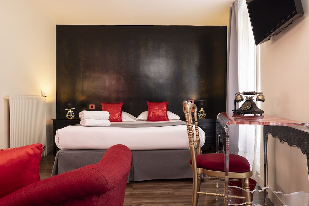 HOTEL PARIS LEGENDRE 23/51