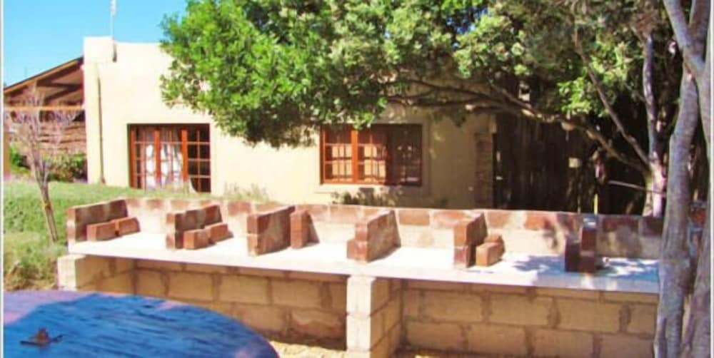 Gansbaai Town Lodge 24/26
