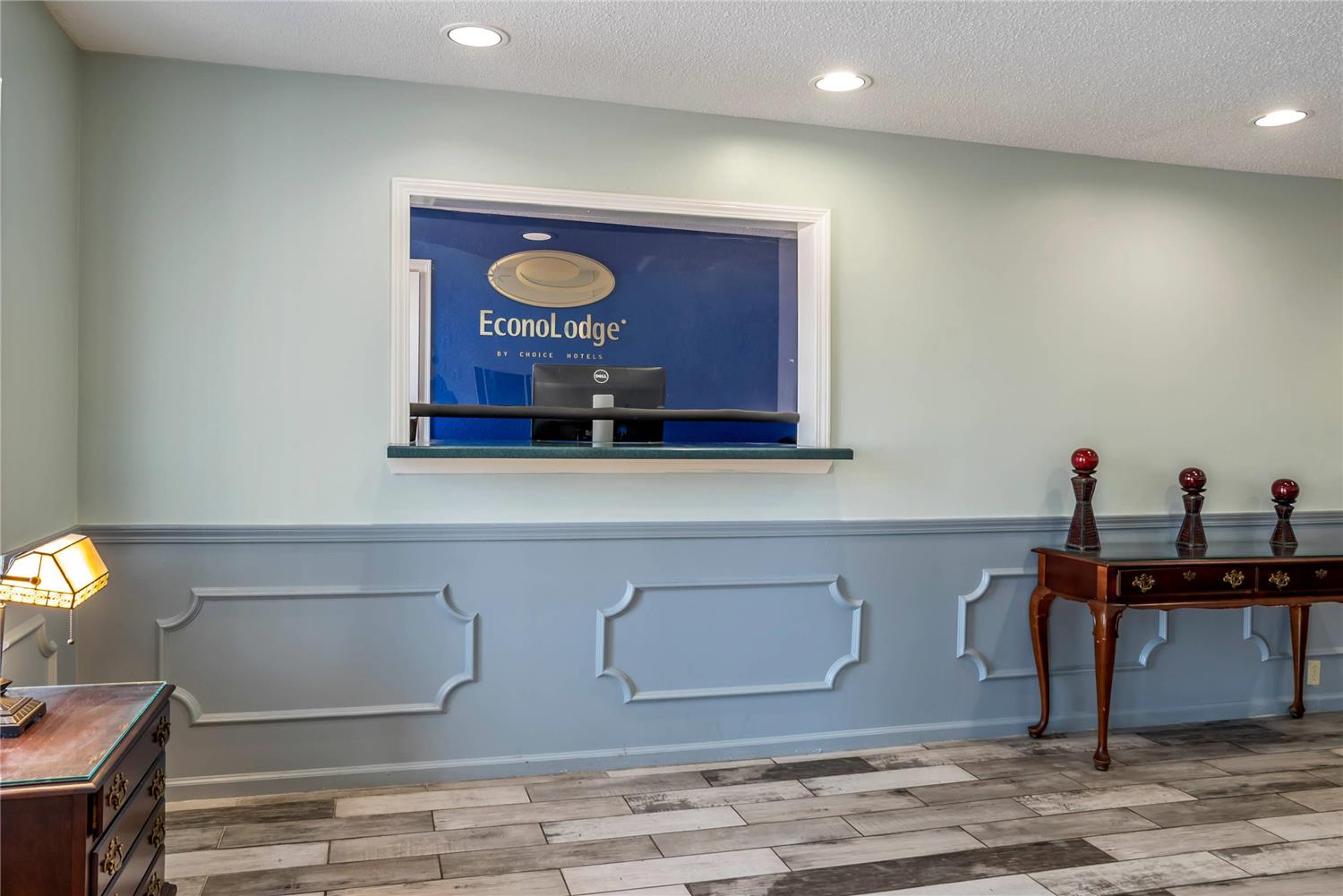 Econo Lodge Tupelo Barnes Crossing 25/31