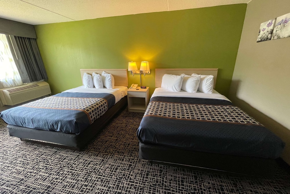 DELUXE, 2 QUEEN BEDS