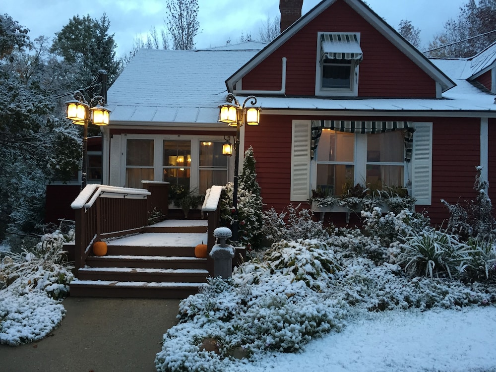 The Vermont Inn 28/50