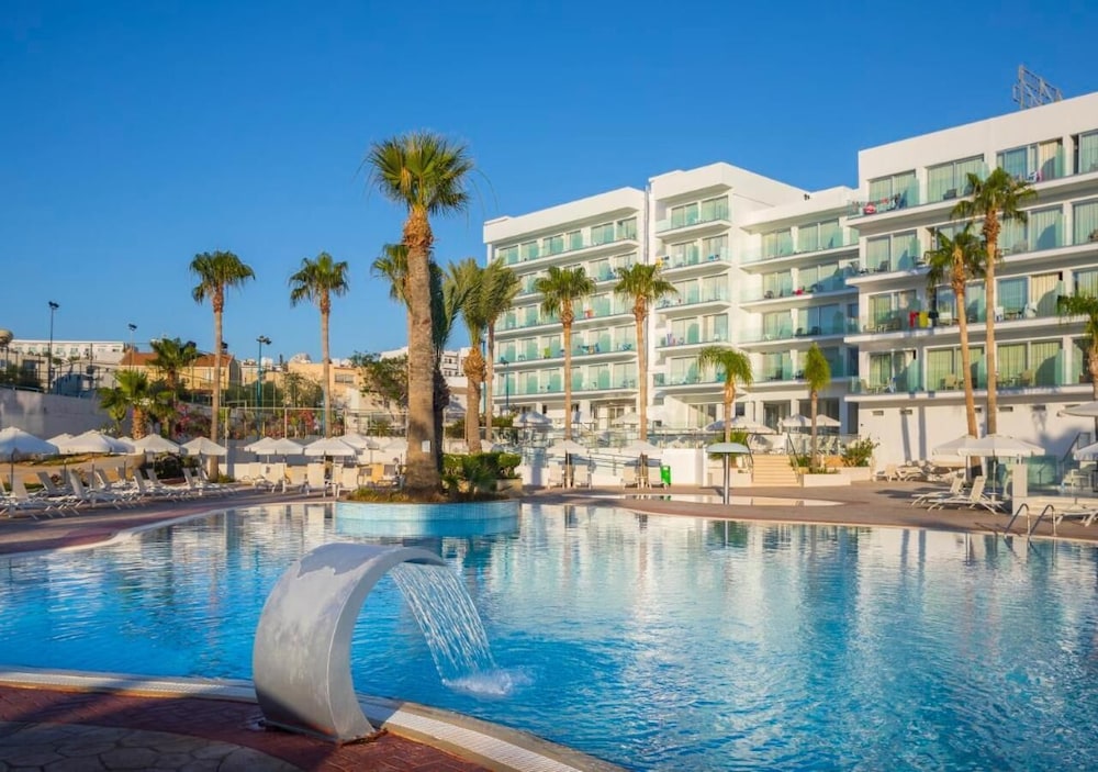 Tsokkos Beach Hotel in PARALIMNI
