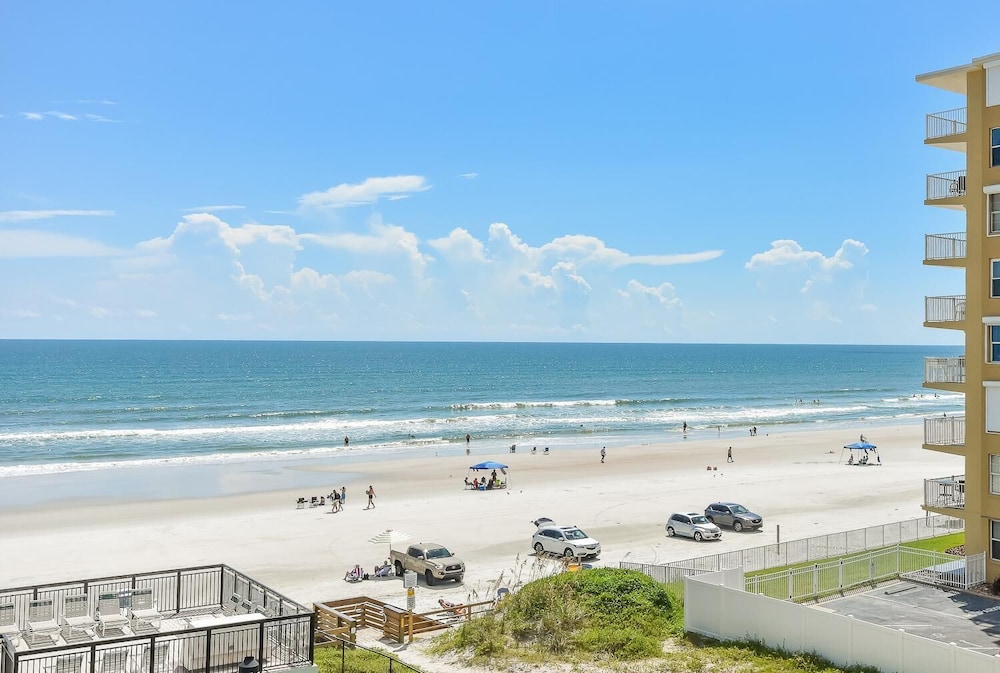 Ocean Trillium Suites 33/50