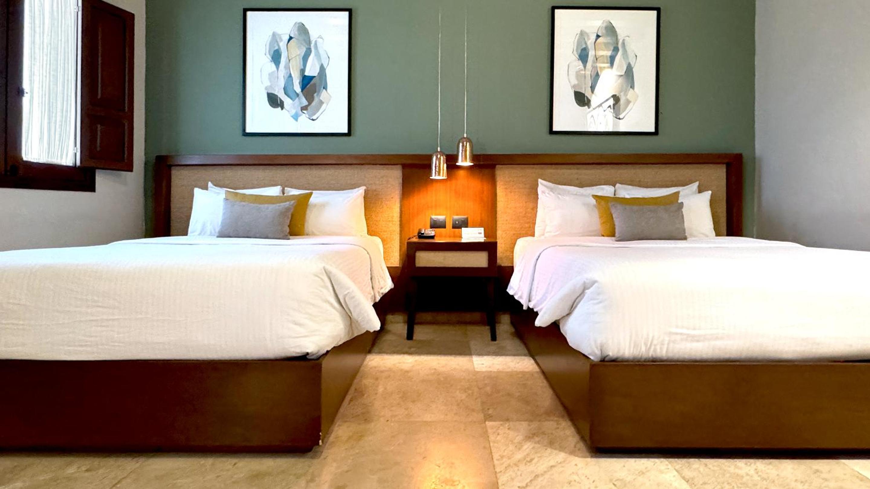 Room, Twin Beds, Pool View