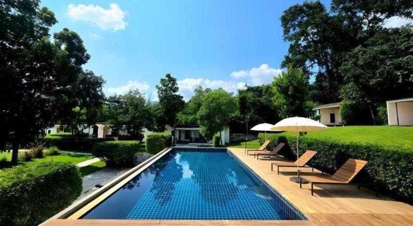 The Loftberry Resort 61/68