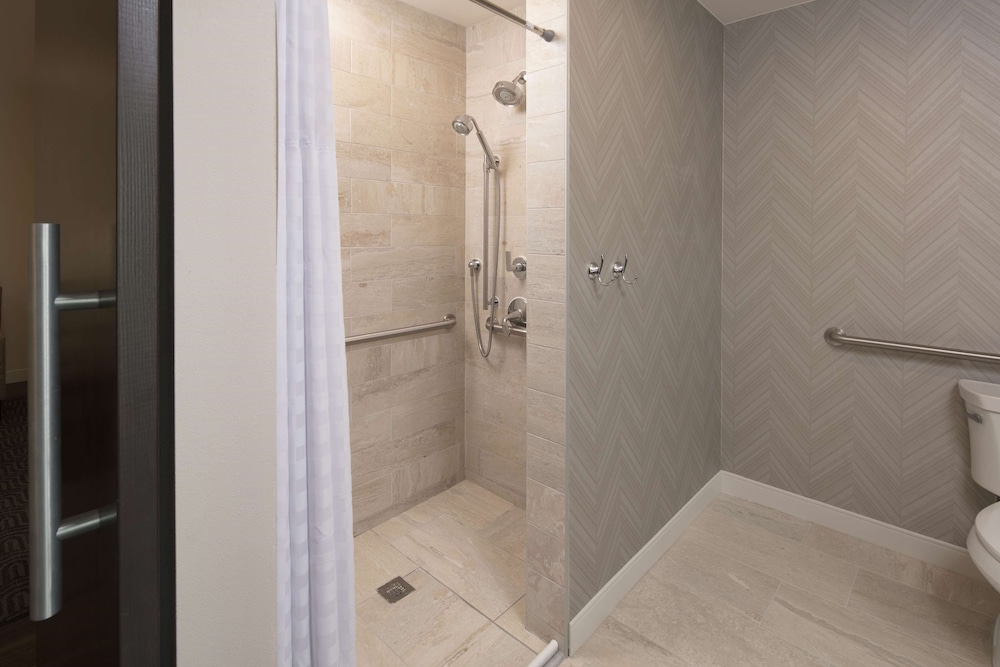 EMBASSY SUITES BY HILTON AMARILLO DOWNTOWN HOTEL 6/62
