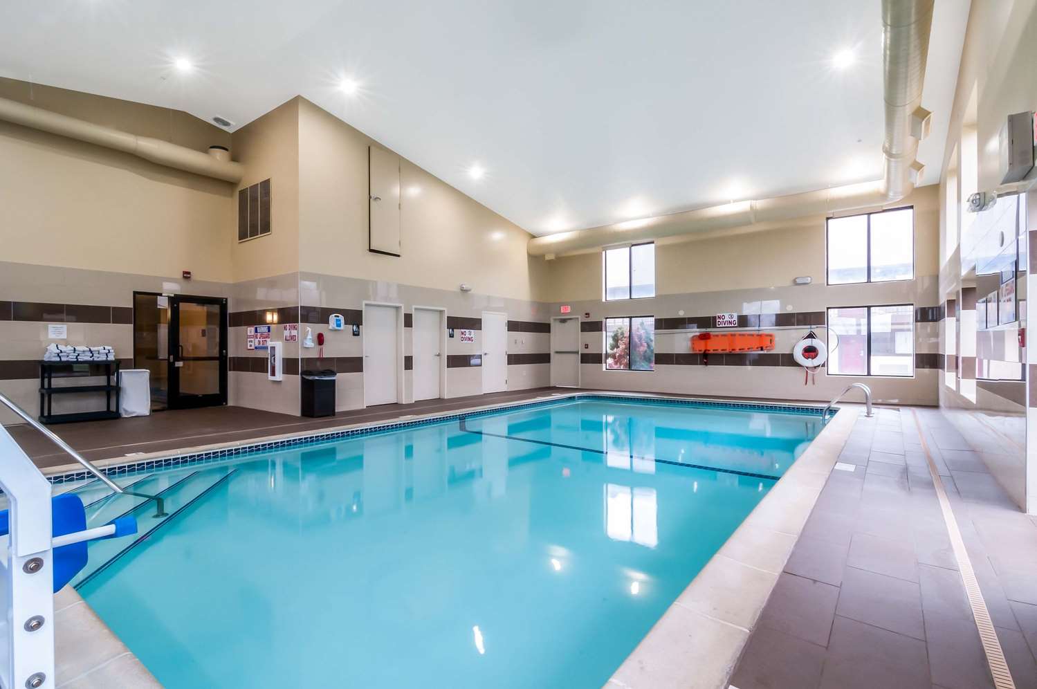 Comfort Inn & Suites University South 10/28