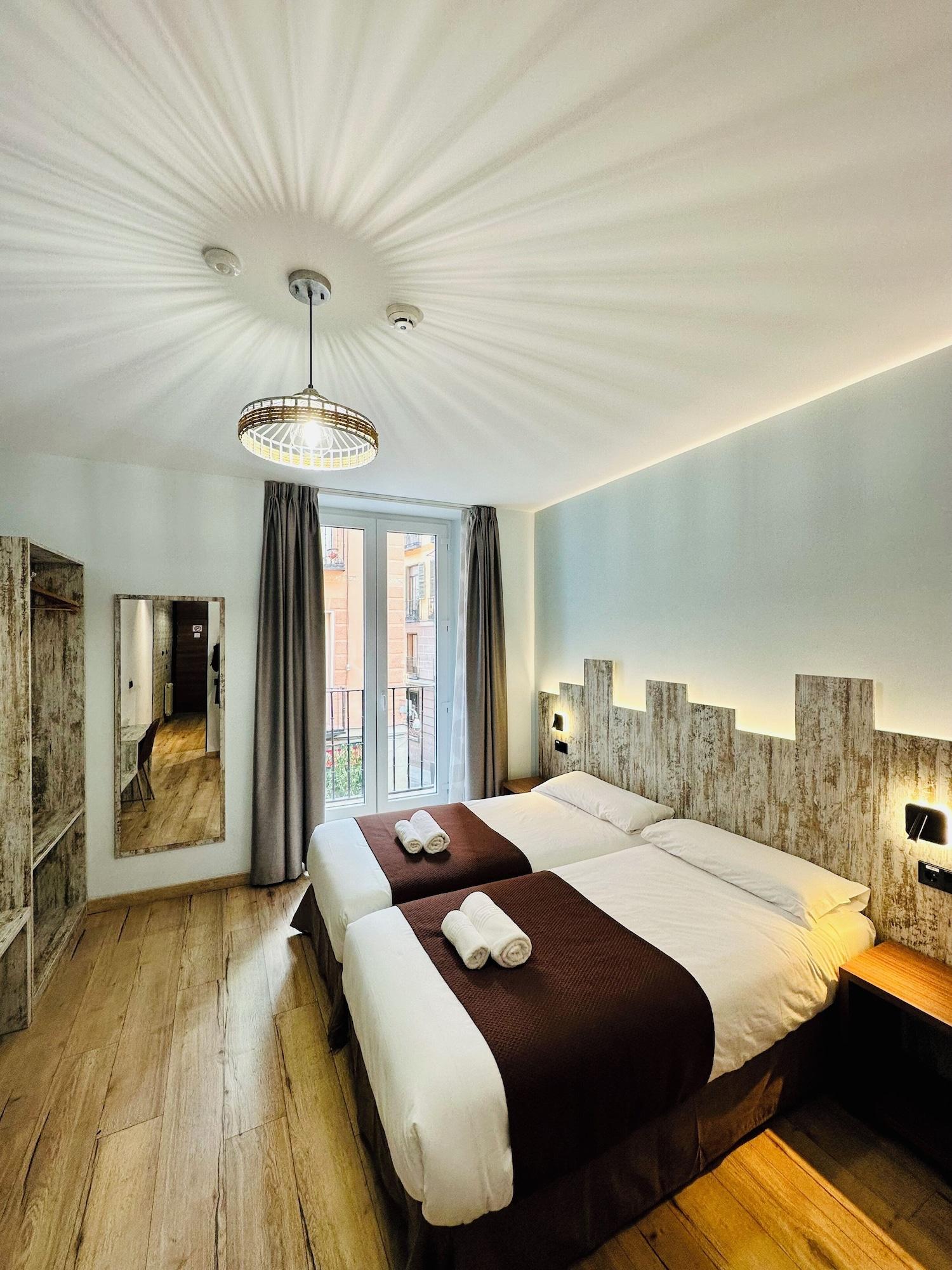 غرفة ديلوكس بسرير مزدوج، Hostal Anton Martin 3/5