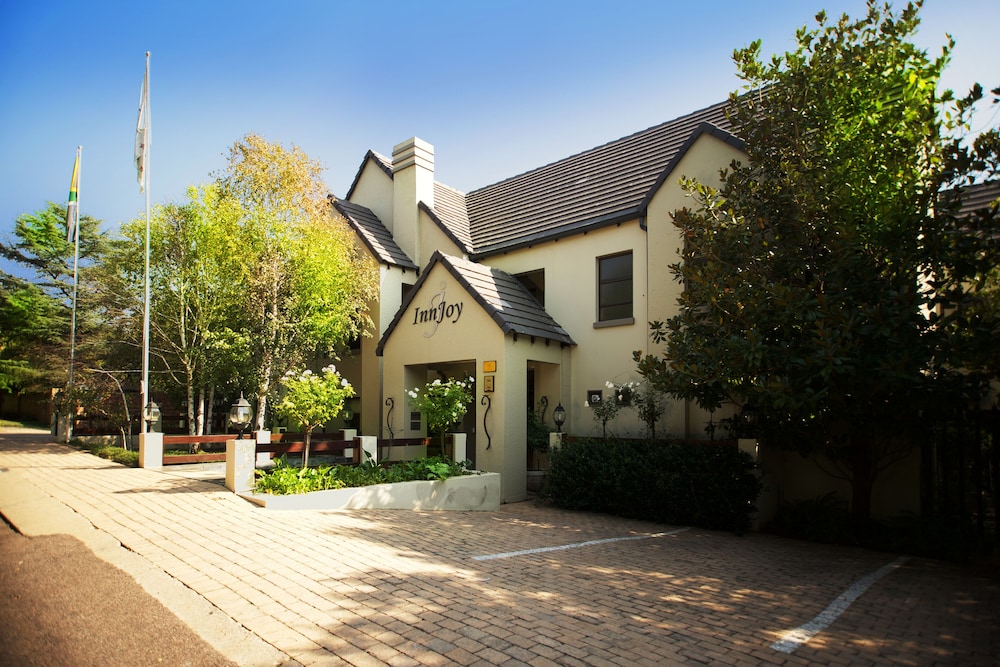 InnJoy Boutique Hotel 48/50