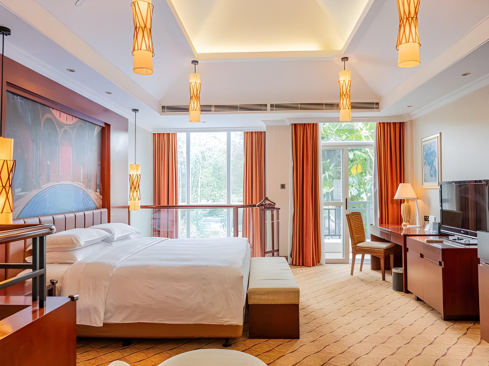 Duplex, Family, Suite, Near the Pool