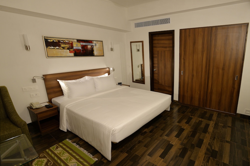 Lemon Tree Hotel Coimbatore 9/35