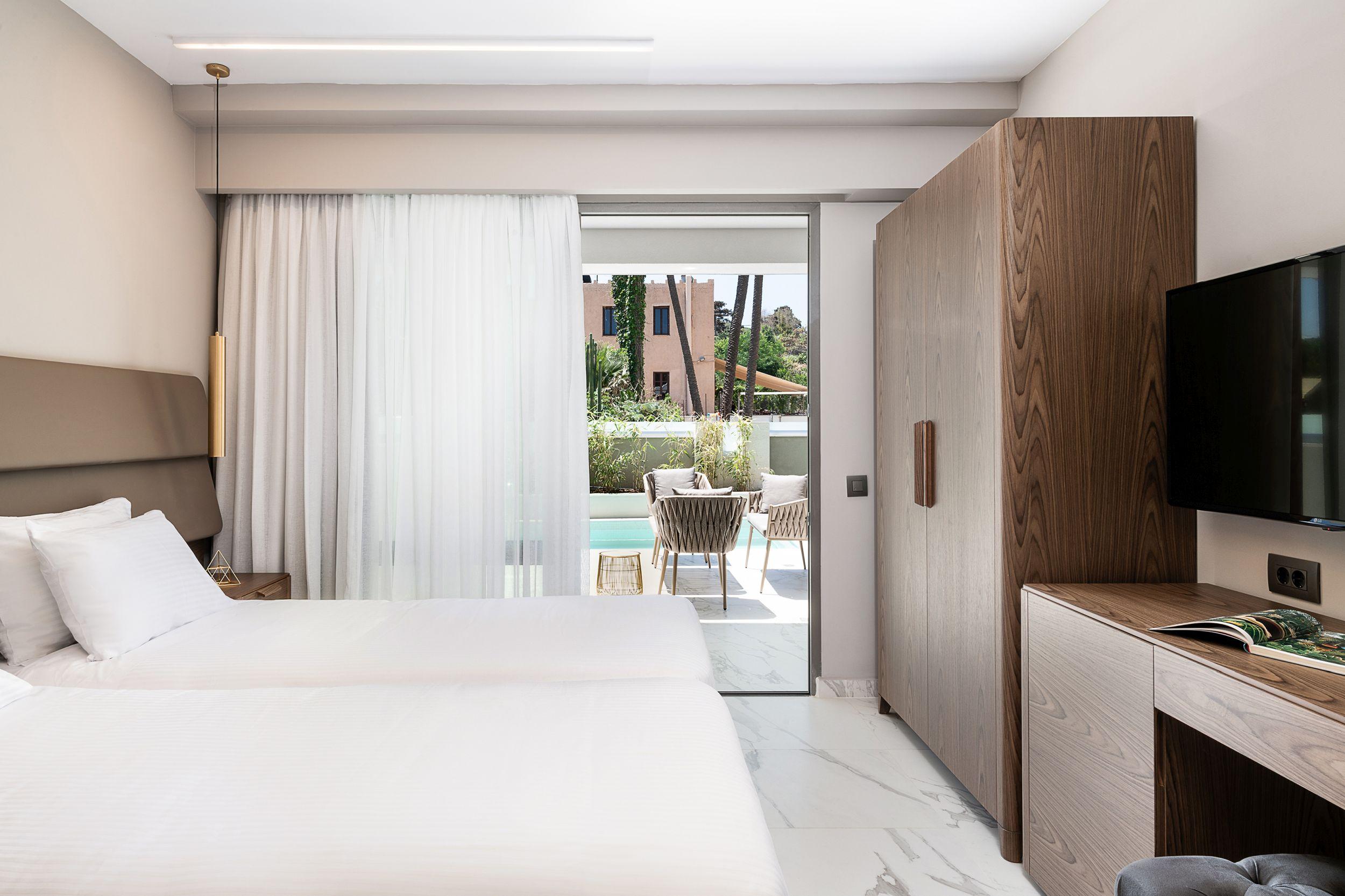 Standard, Double Bed, Side Sea View, Balcony or Terrace