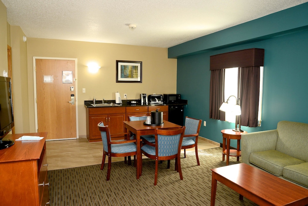 Best Western Plus Plattsburgh 42/47