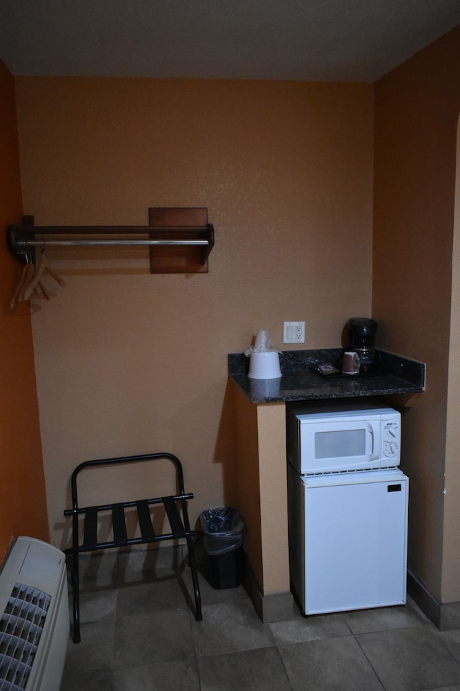 Apex Inn 35/51