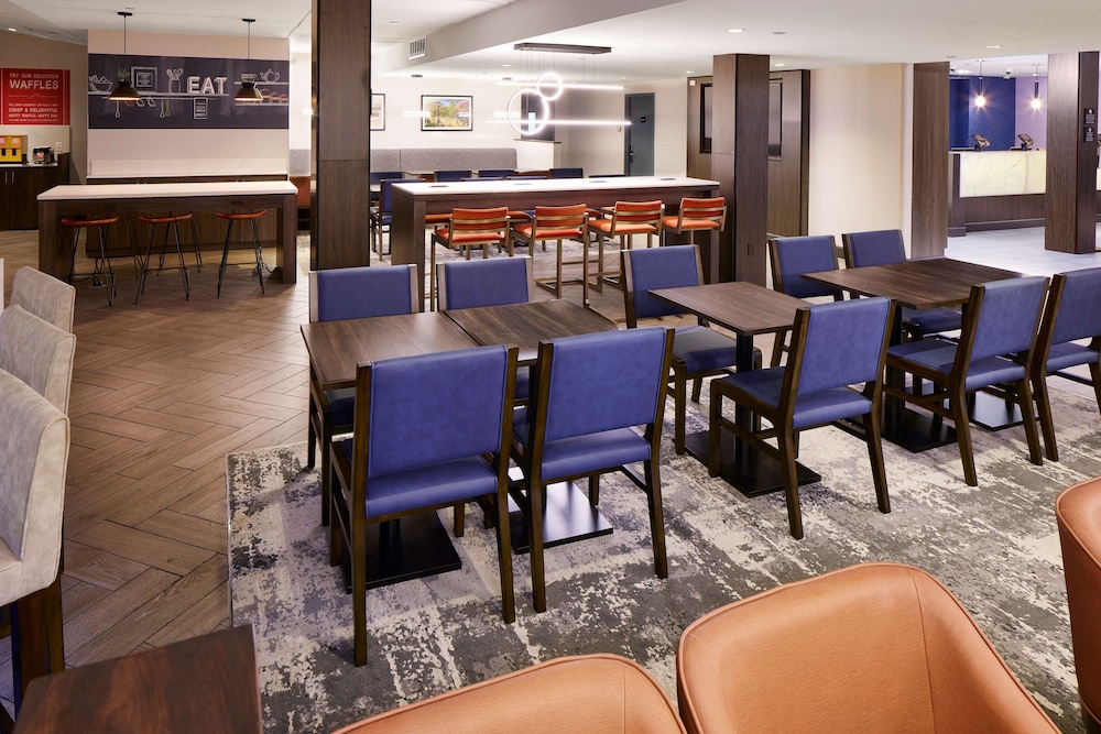 Hampton Inn Newark Airport 20/31