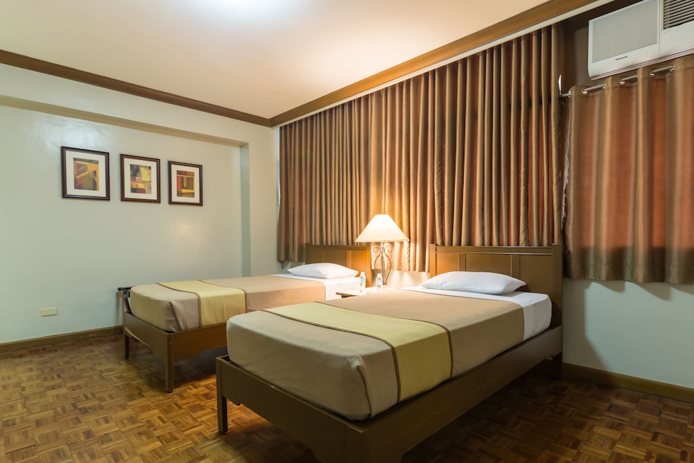Tropicana Suites 19/74